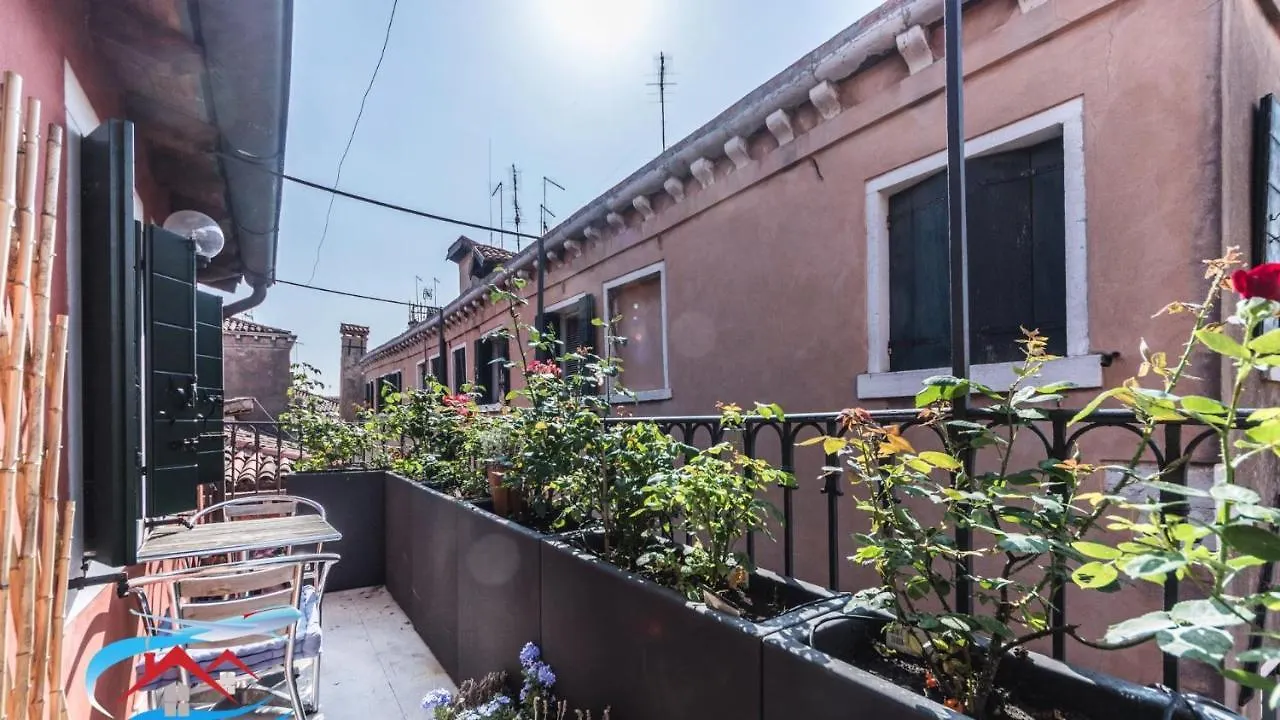 Apartment Ferienwohnung Au Nom De La Rose Venedig