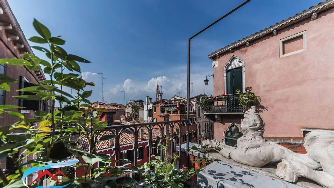 Ferienwohnung Au Nom De La Rose Venedig Italien
