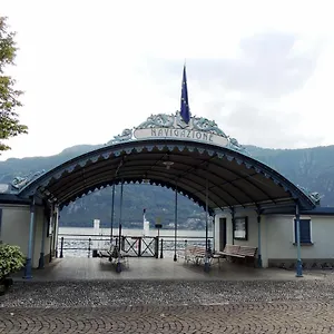 La Piazza Al Lago - A 40 Metri Dal Lago , Mandello del Lario Italien