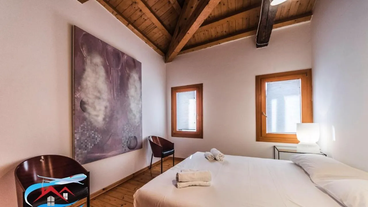 Au Nom De La Rose Apartment Venice