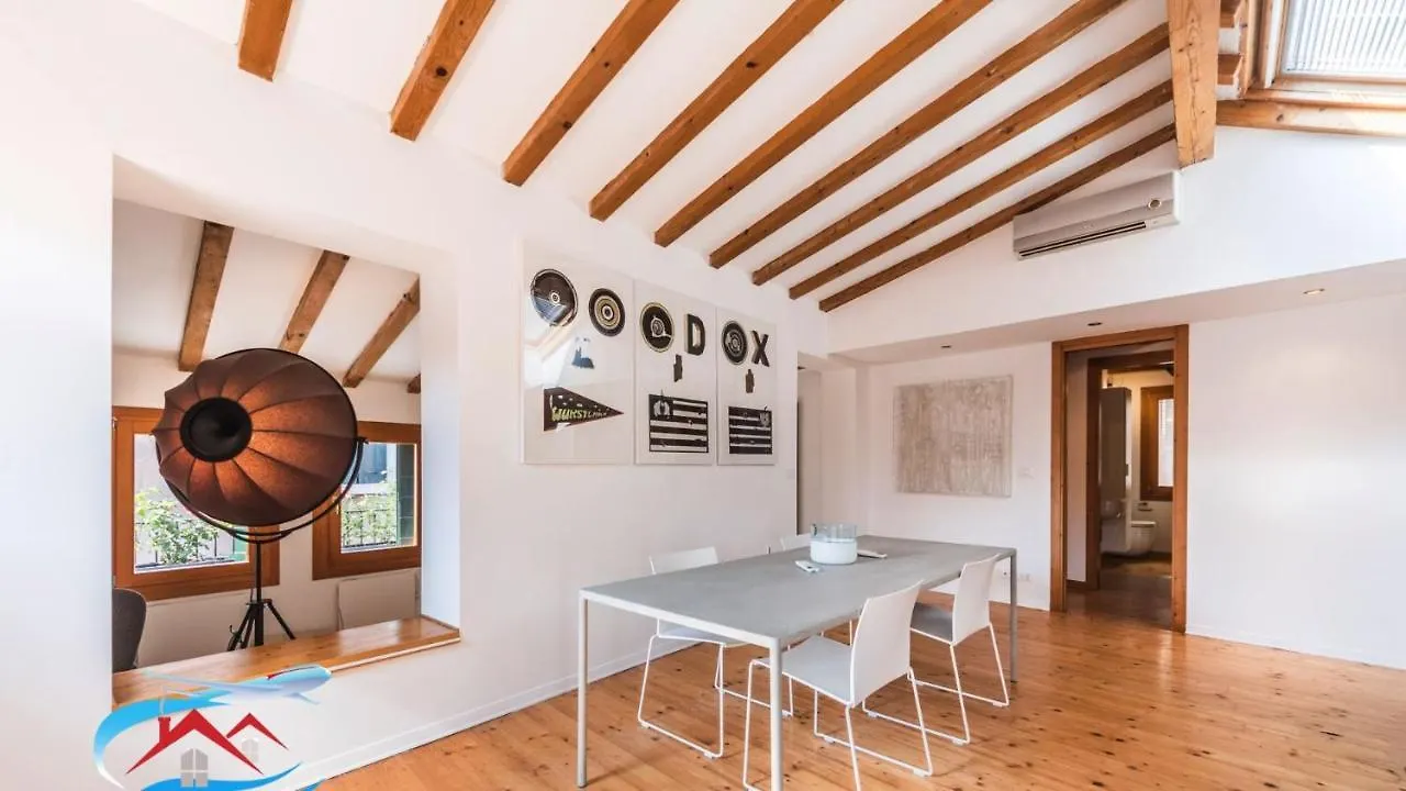Au Nom De La Rose Apartment Venice
